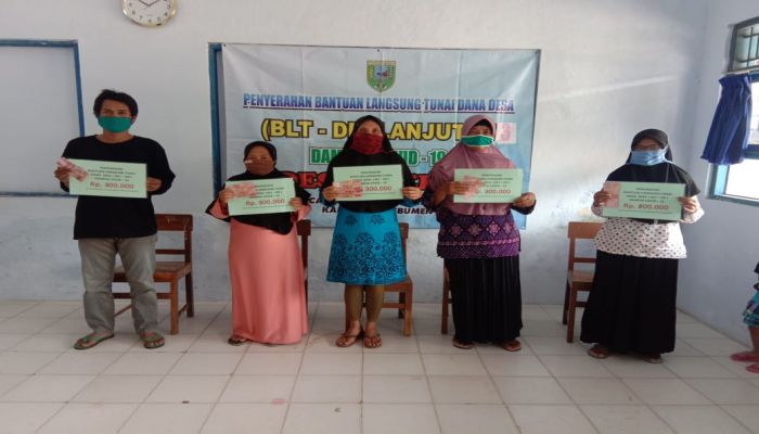 PENERIMAAN BLT DD TAHAP 8 DESA TLEPOK KECAMATAN KARANGSAMBUNG KABUPATEN KEBUMEN 01