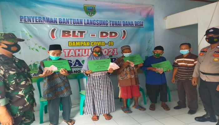 PENYALURAN BLT DD BULAN KE 12 DAN TAMBAHAN 3 BULAN DESA TLEPOK