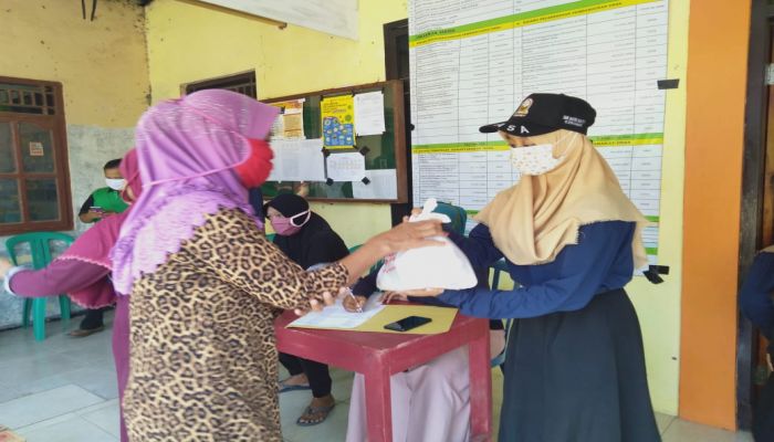 BAKTI SOSIAL PEDULI COVID-19 SMK BATIK SAKTI 1 KEBUMEN  & IKASAKTI DI DESA TLEPOK KEC. KARANGSAMBUNG KAB. KEBUMEN 01