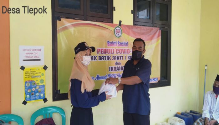 BAKTI SOSIAL PEDULI COVID-19 SMK BATIK SAKTI 1 KEBUMEN  & IKASAKTI DI DESA TLEPOK KEC. KARANGSAMBUNG KAB. KEBUMEN 03